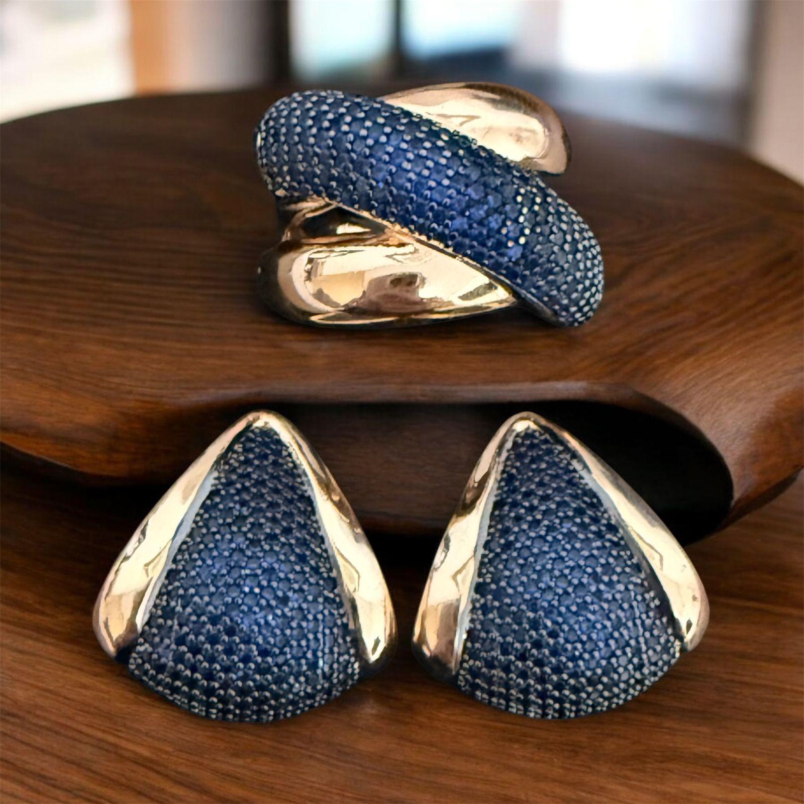 Conjunto Atlântico Lux - anel aro 17  Descrição: Conjunto de alto padrão inspirado na força e profundidade do azul oceânico, com linhas orgânicas e acabamento impecável que elevam o visual com exclusividade.
