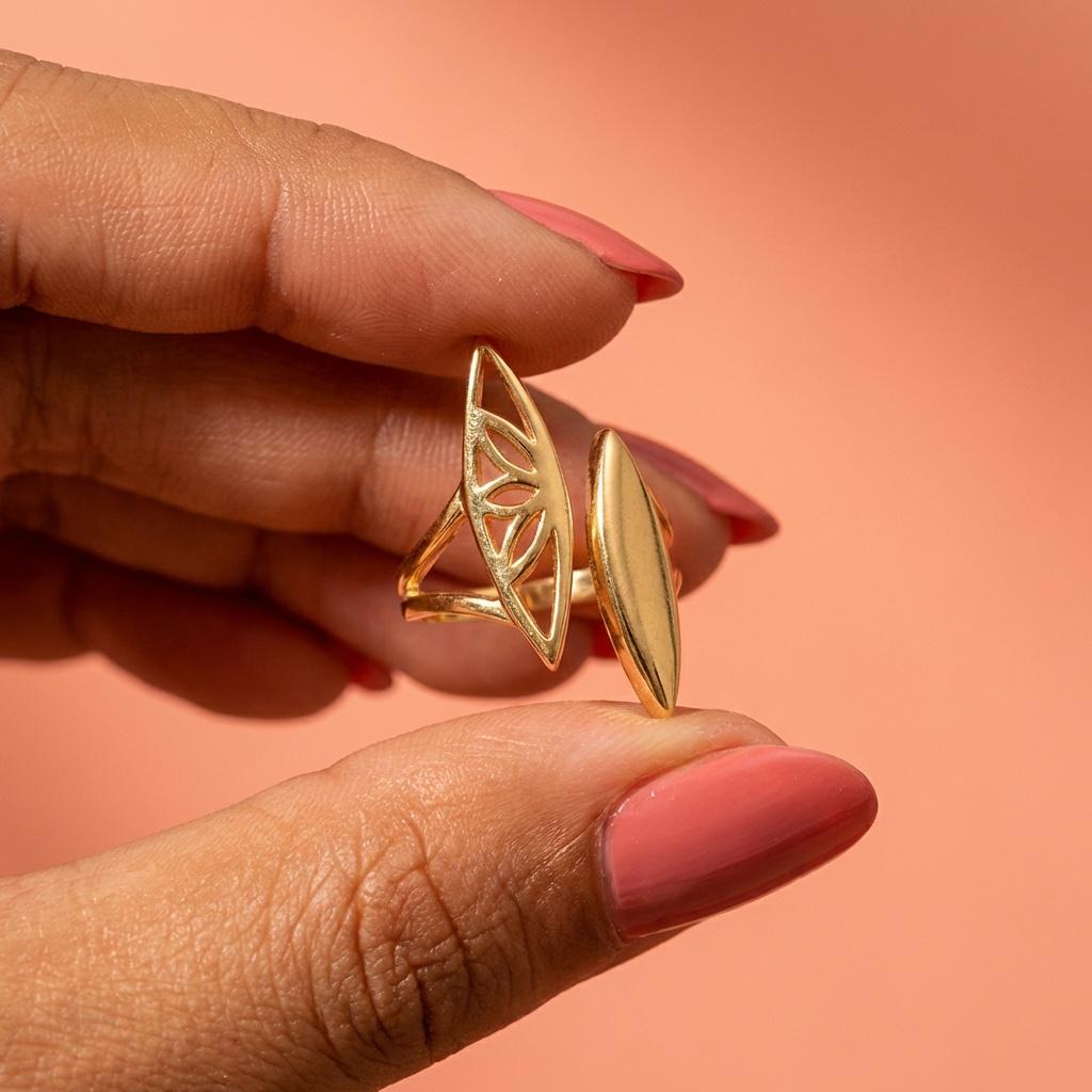 Anel Formas Banho dourado Descrição: Não há.