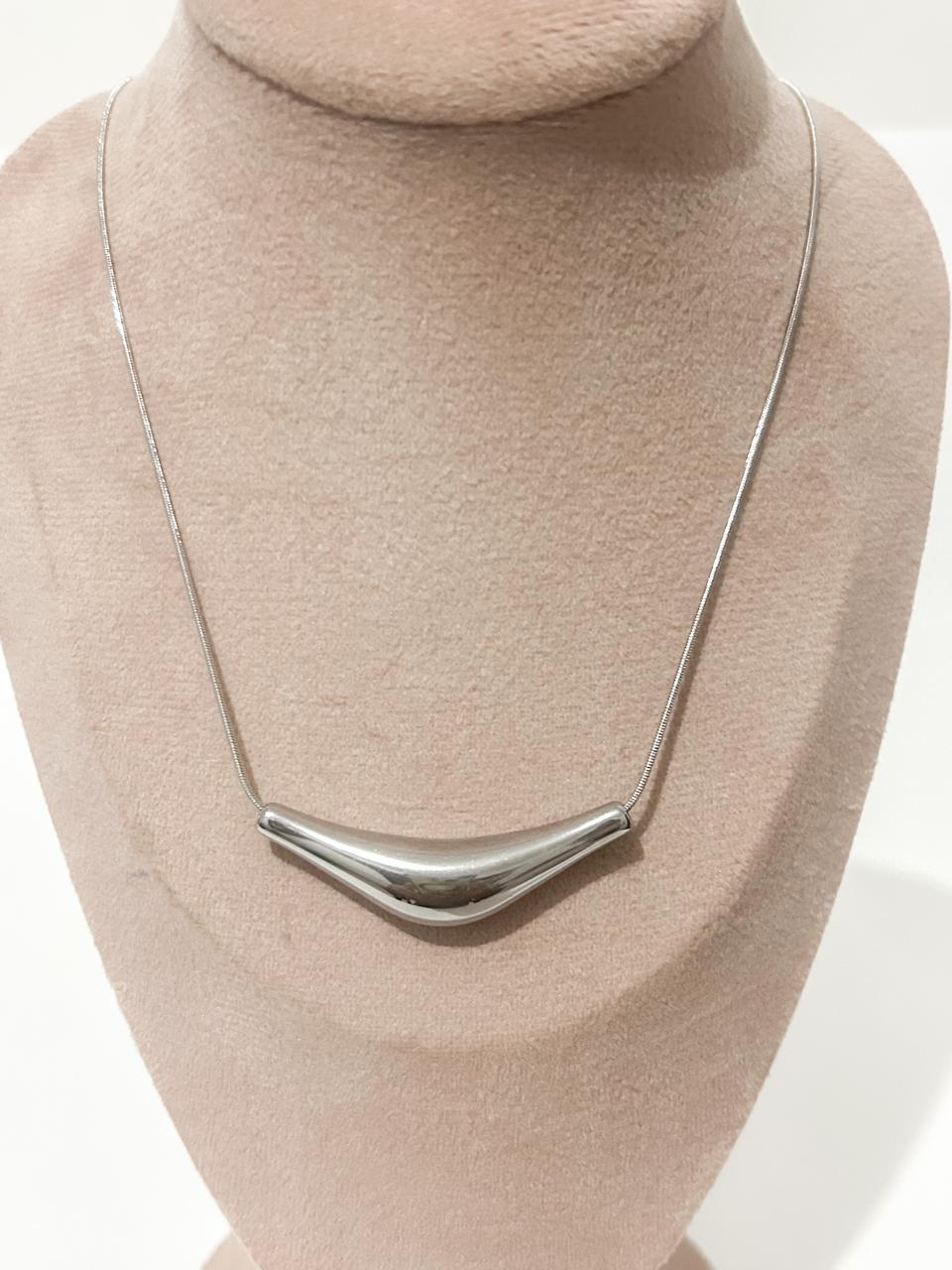 colar chocker Descrição: Não há.